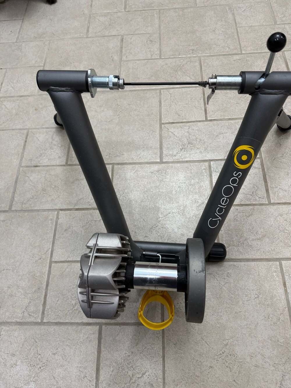 CycleOps Fluid 2 Indoor Magnetic Bicycle Stationary Trainer & TrainRight Cris Ca